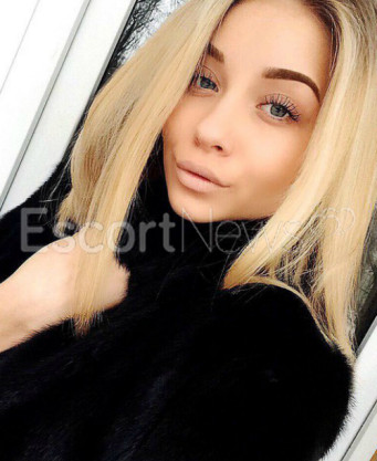 Photo escort girl YANNICKE: the best escort service